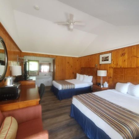 Bayview Lakefront Inn 세인트이그나스 외부 사진