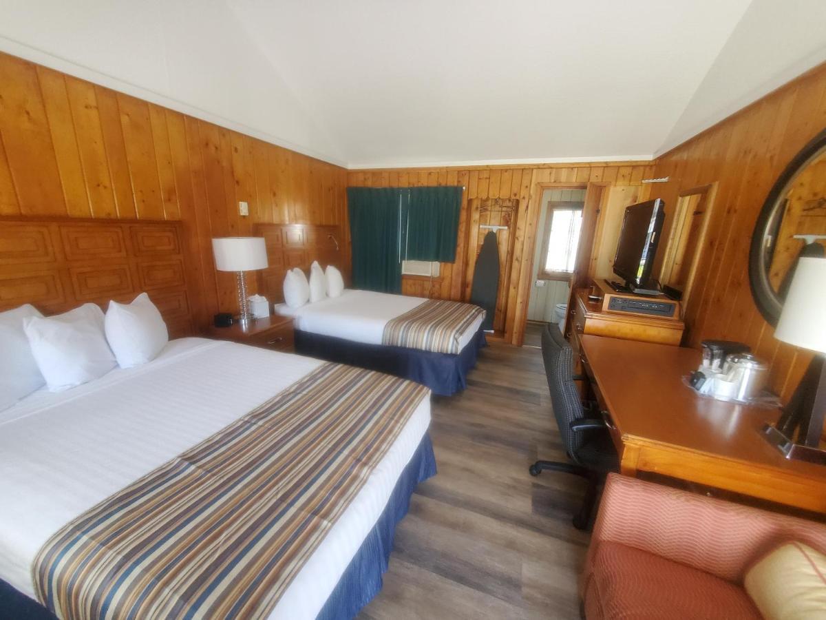Bayview Lakefront Inn 세인트이그나스 외부 사진
