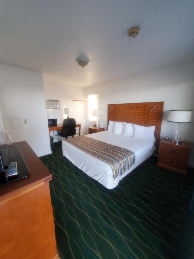 Bayview Lakefront Inn 세인트이그나스 외부 사진