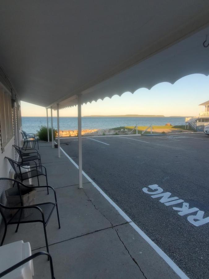 Bayview Lakefront Inn 세인트이그나스 외부 사진